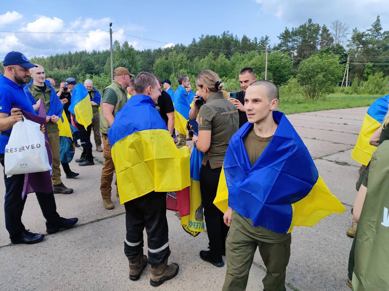 Наші вдома: Зеленський про особливості повернення українців з російського полону  - фото 3